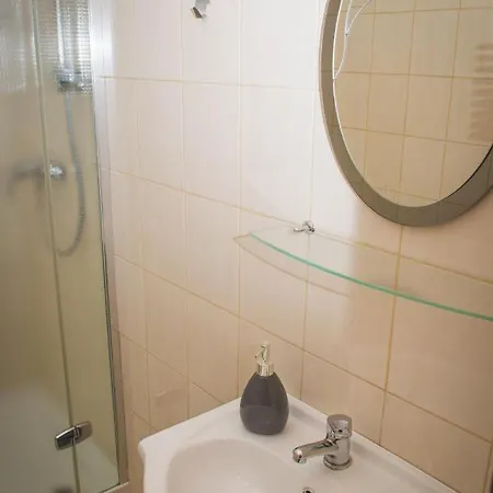 Ewa Goscinne Quarto em Acomodações Particulares *