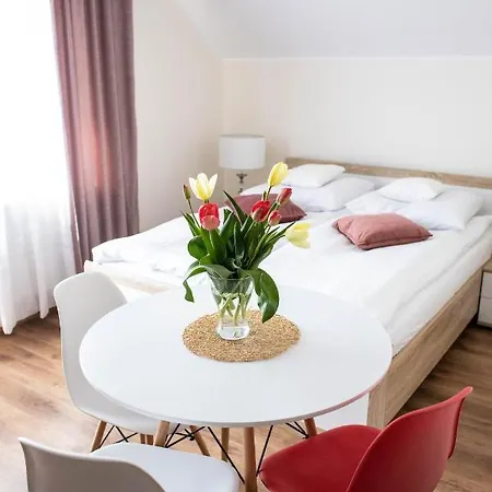 Quarto em Acomodações Particulares Ewa Goscinne *