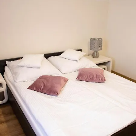 Ewa Goscinne Quarto em Acomodações Particulares *